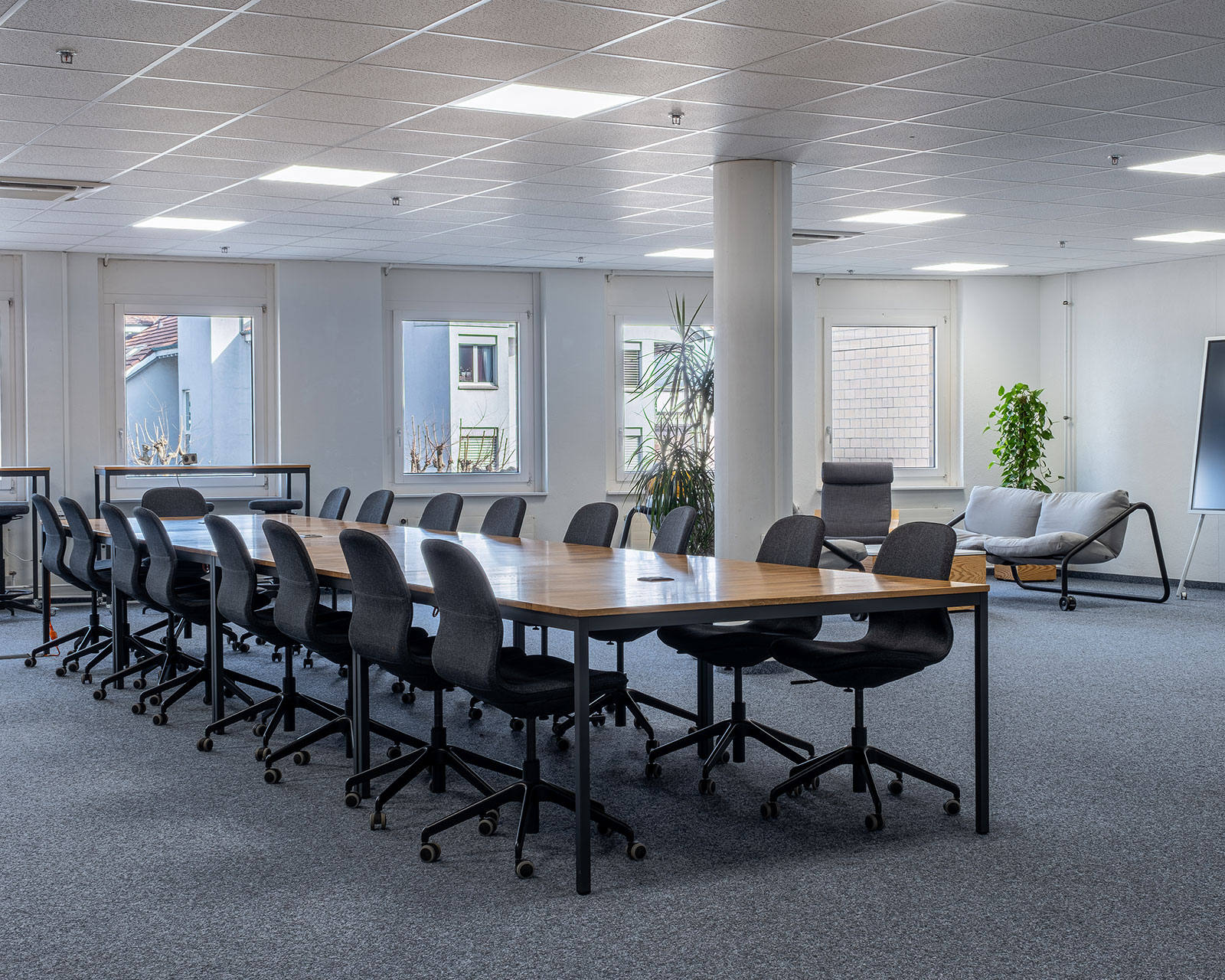 Seminarraum Mägenwil im Hub 4 mit Präsentationsmöglichkeiten und moderner Infrastruktur